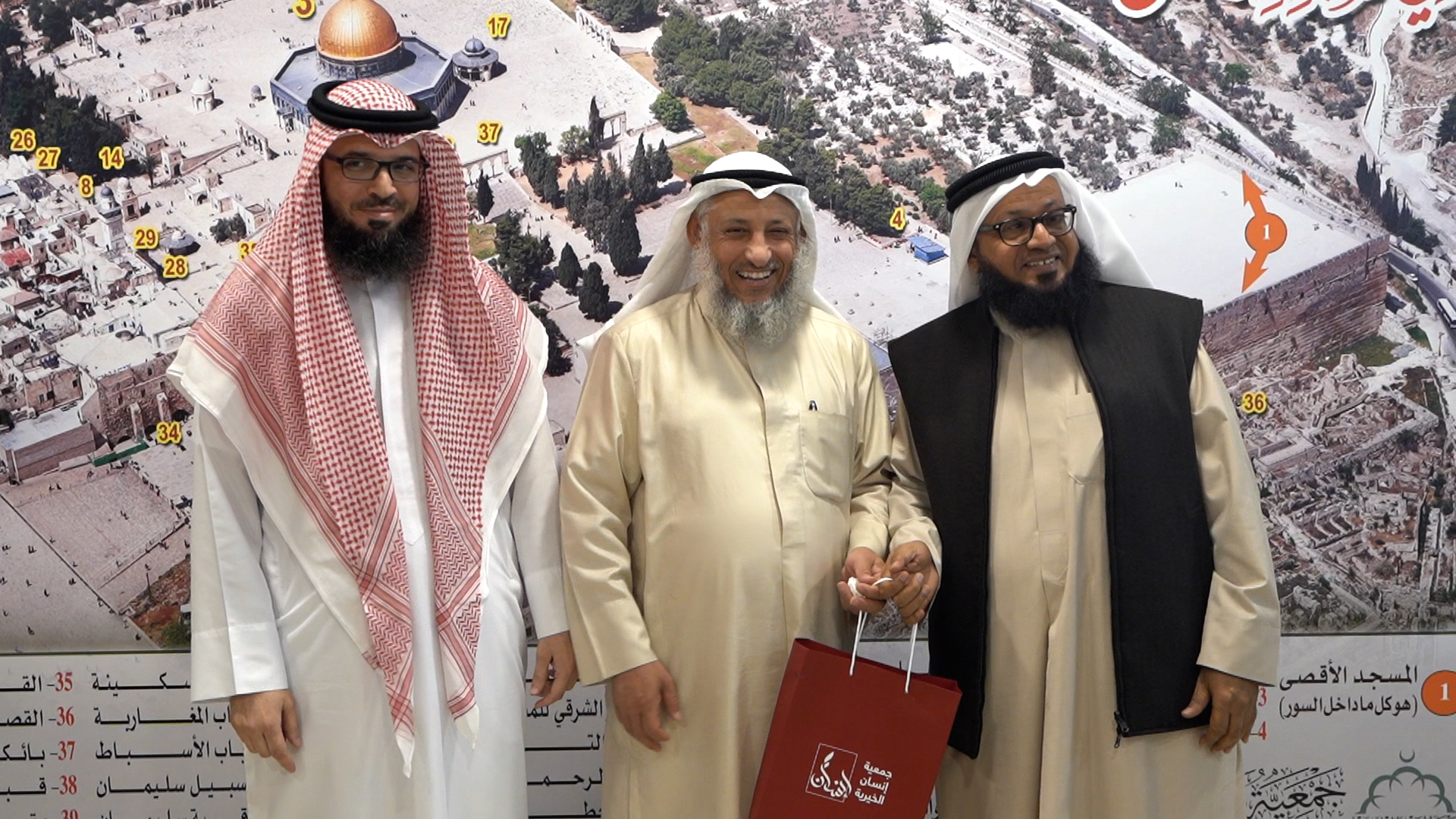 زيارة الشيخ عثمان الخميس